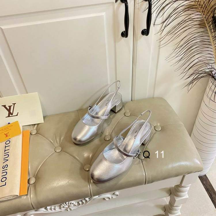 Picture of Louis Vuitton Shoes _SKULVsz35-40412449.5CMY0106